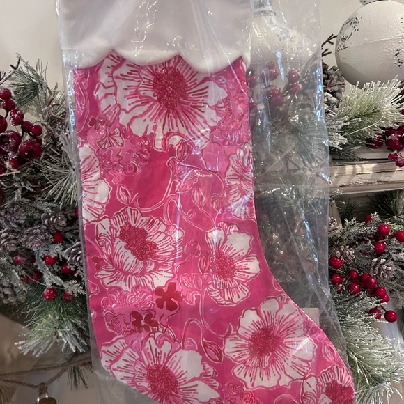 Lilly Pulitzer Sun She'll Pink Feeling Poppy Christmas Stocking NWT - Picture 4 of 4